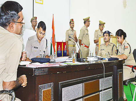 Gursahyaganj-Triva Kotwal reprimand on negligence