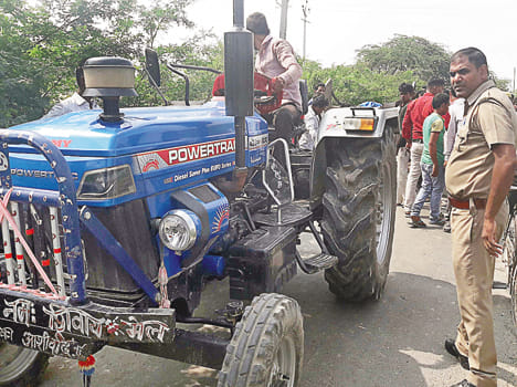 Tractor trolley overturns, 24 killed, 24 injured