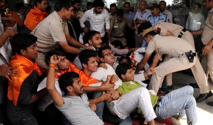abvp workers protest against metro fare hike