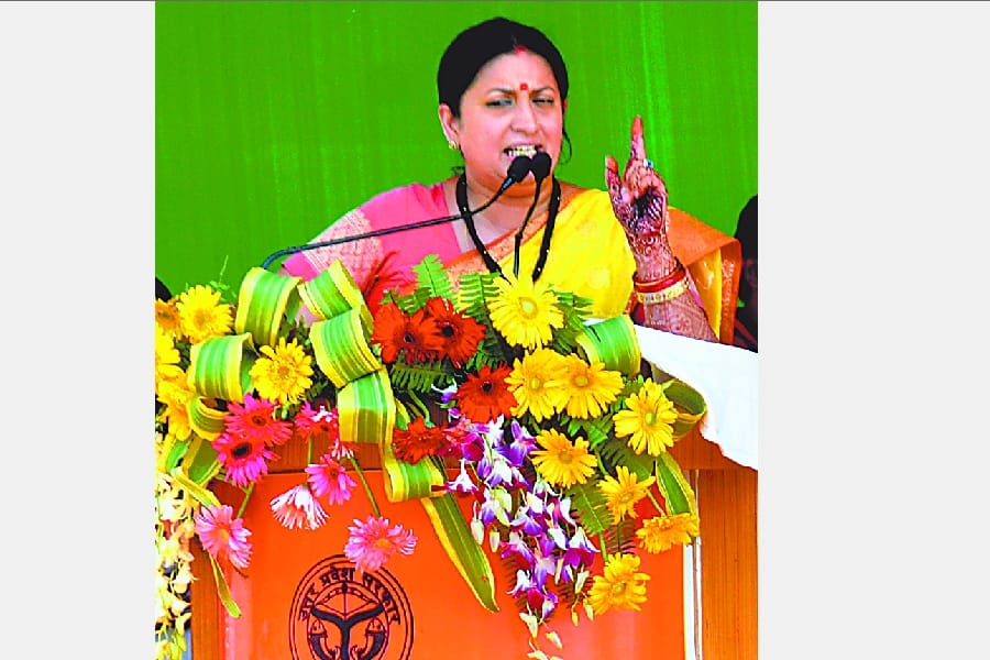 yogi adityanath, amit shah and smriti irani in amethi.