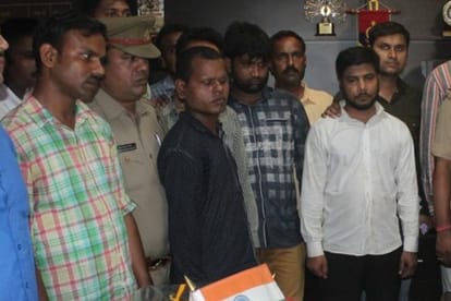 police arrested fraud who were making fake degrees and marksheets in Lucknow.