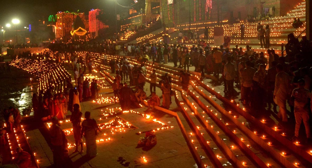 foreginers booking room and hotl for kashi dev deepawali