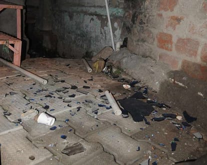 firing stone pelting after fight in agra