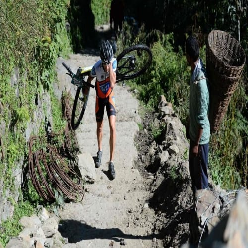 92 riders from 16 countries drove bicycling in Himachal Pradesh, see pictures