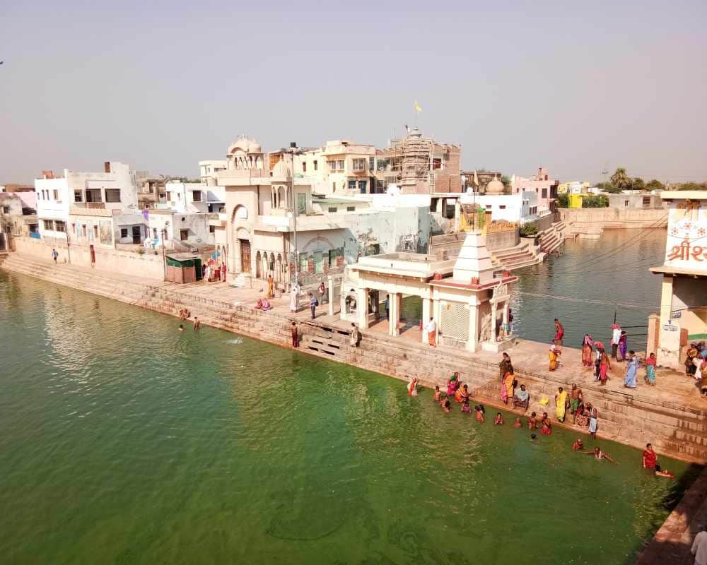 Akshya Tritiya 2021: Policeman Darshan In Bankebihari Mandir Devotees Stop At Gate