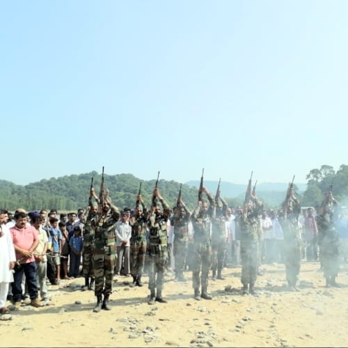 martyr rajkumar cremated with full military honours at khanna