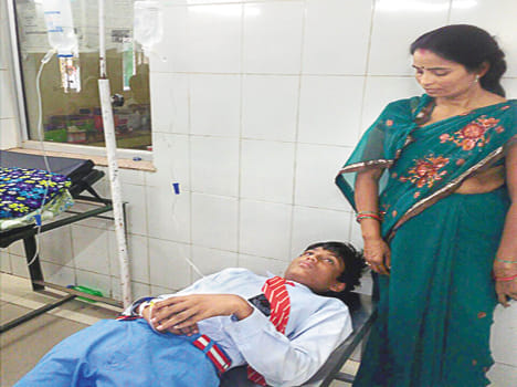 Students get sick by drinking cold drinks in school canteen