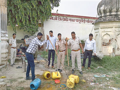 Excise Team Geha raid in Basti