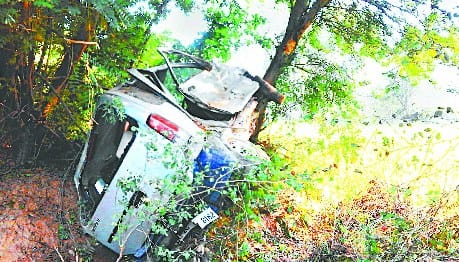  Car collapses in the ditch, dies of driver