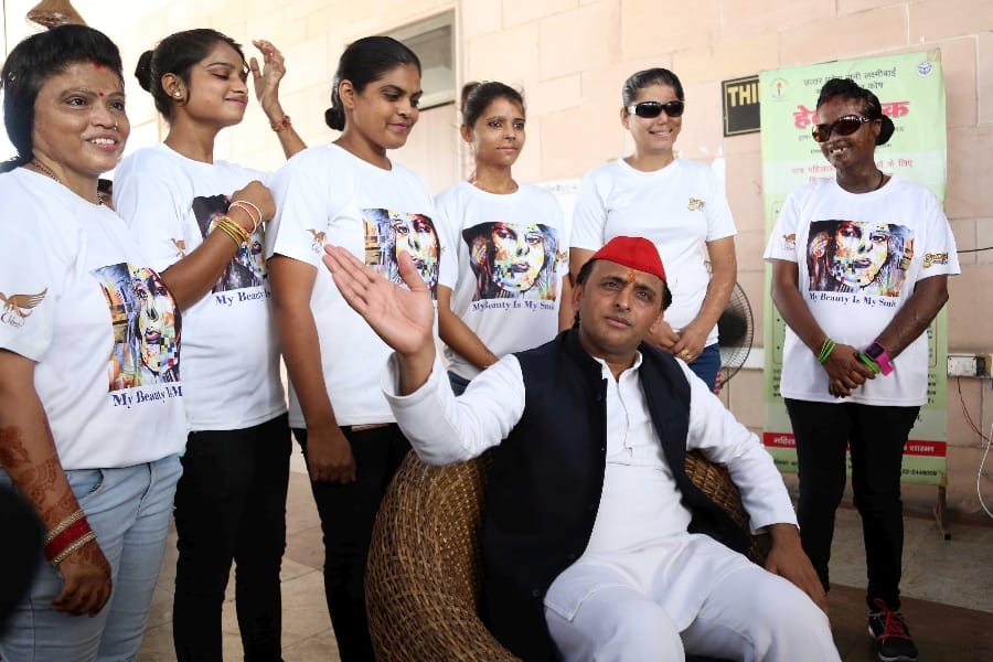 akhilesh yadav puts his pic on social media.
