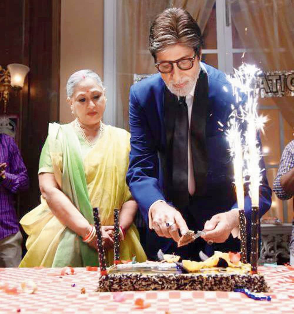 pm modi bollywood celebrities and cricketers celebrating amitabh bachchan birthday on twitter
