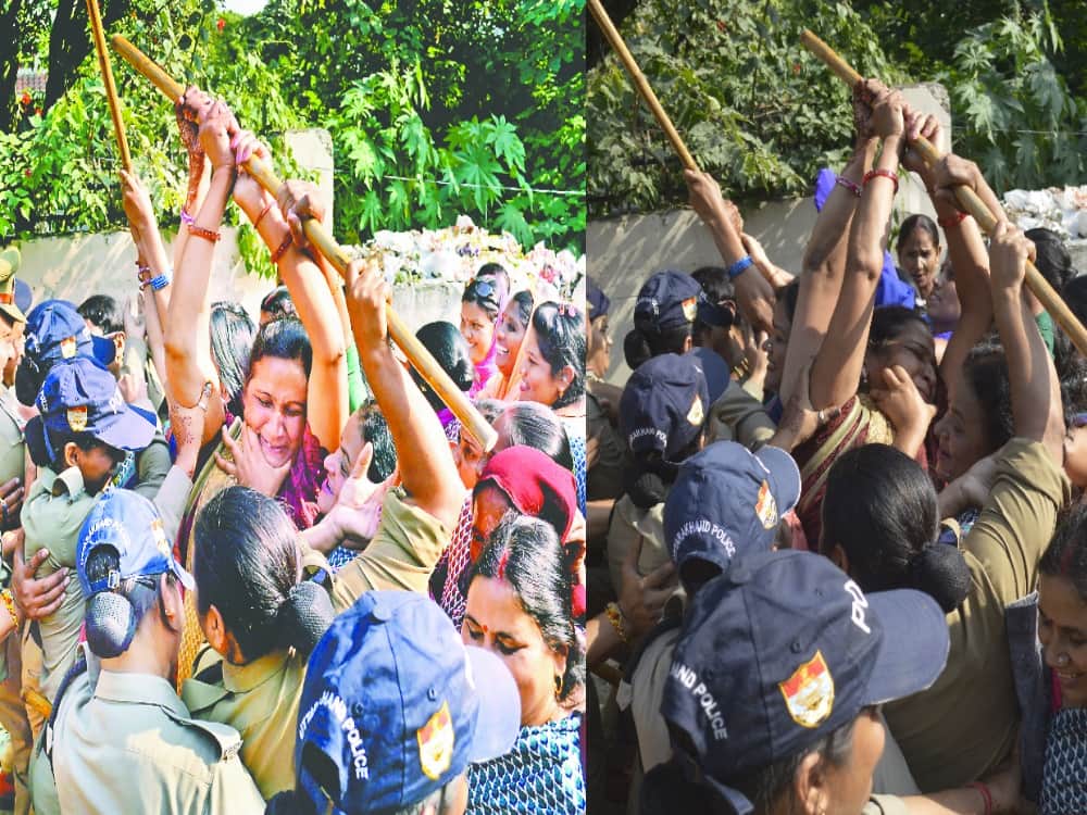 Anganwadi workers fight with police in dehradun