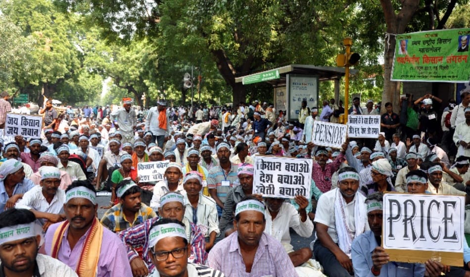 anna hazare targets modi government
