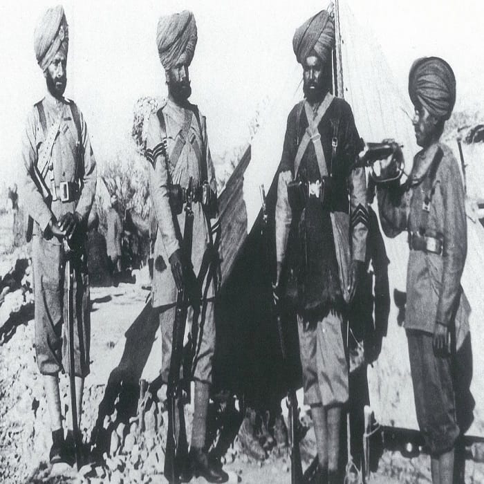 Karan Johar and Akshay kumar will produce film on Battle of Saragarhi, titled Kesari