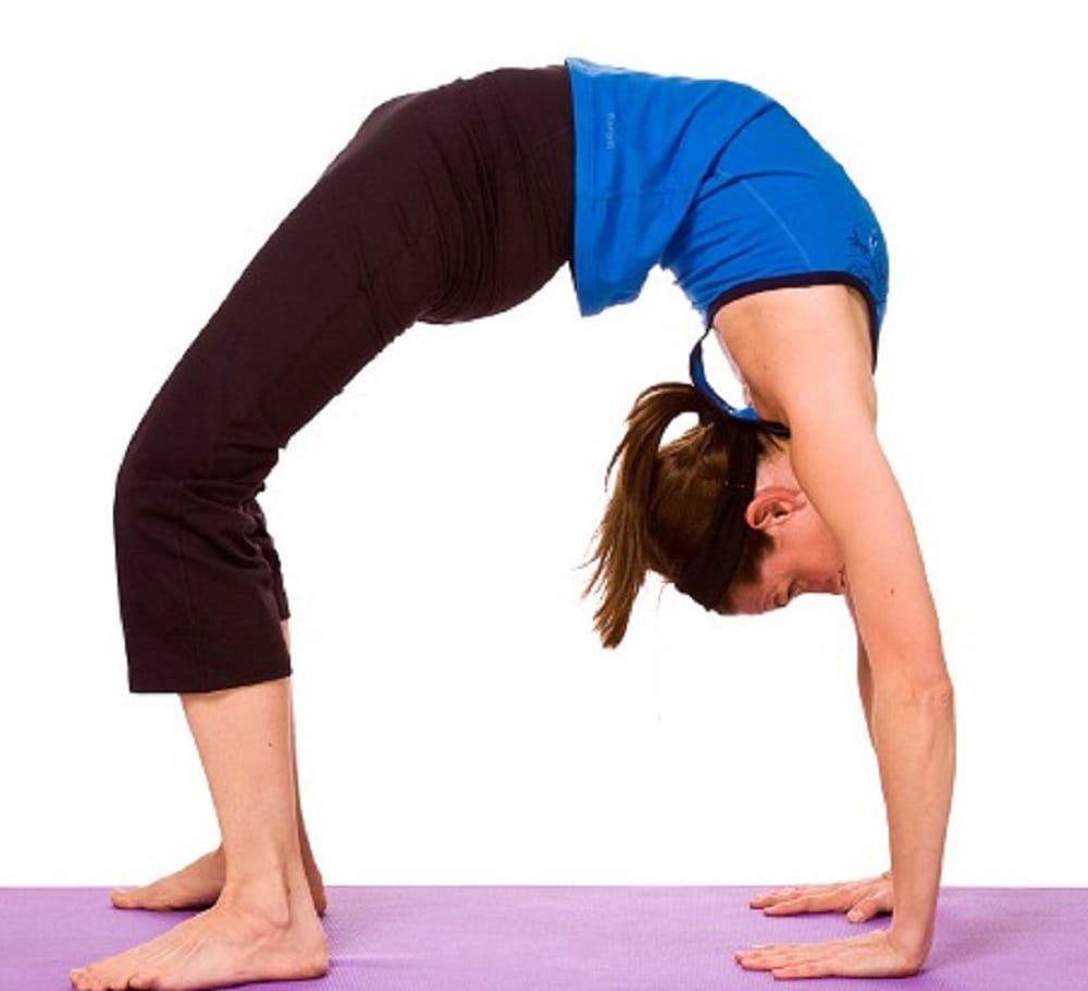 Without going gym you can get Hrithik Roshan like fit body and chest with the help of Chakrasana