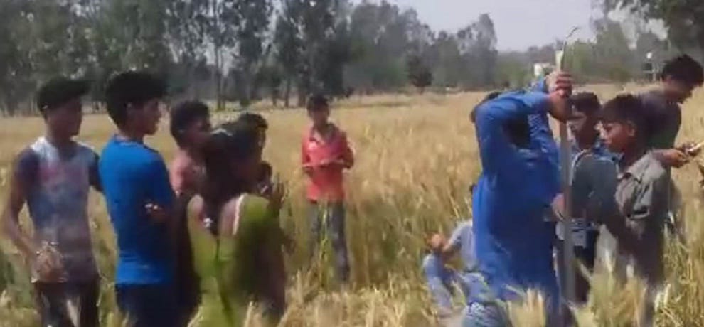 couple was caught while intimating in the bushes at Pratapgarh