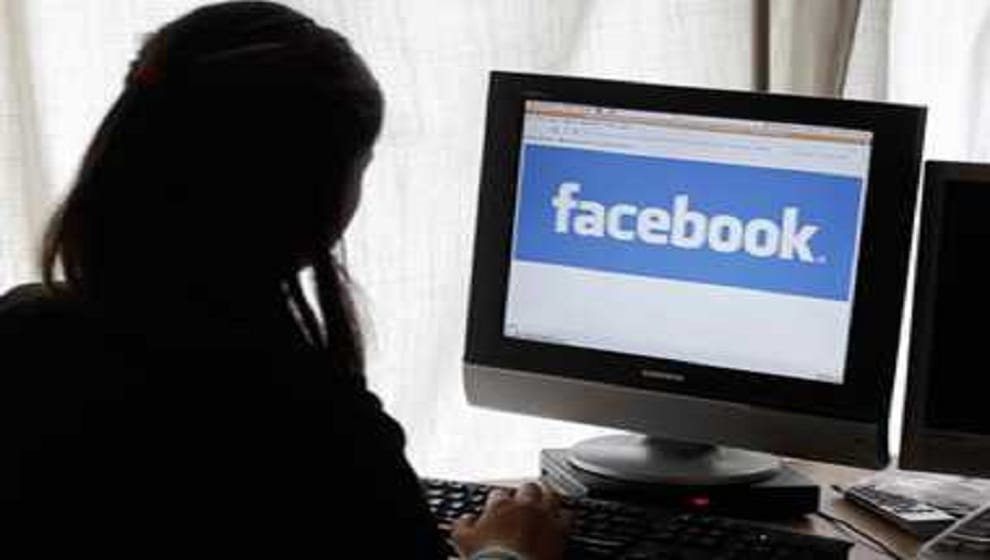 man sends nude pictures to ex-girlfriend by fake Facebook id