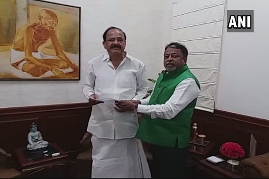 Mukul Roy submits his resignation from Rajya Sabha as TMC MP