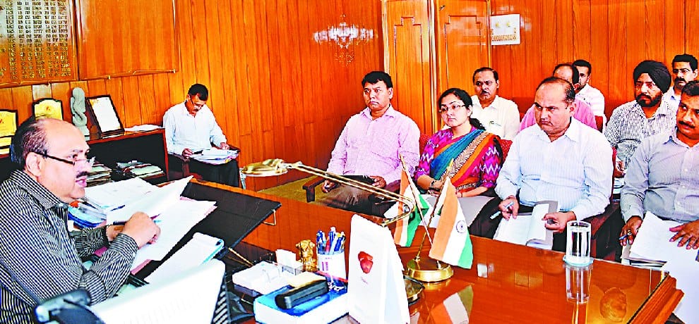 मालखाने में जमा करवाएं बंदूकें व विस्फोटक सामग्री