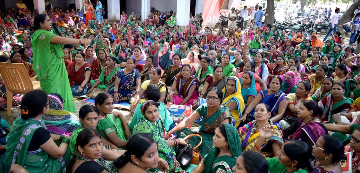 मांगों को लेकर गरजी आंगनबाड़ी कार्यकर्ता