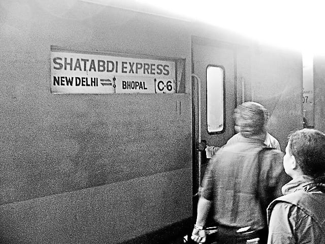 now shatabdi ticket booking on computer
