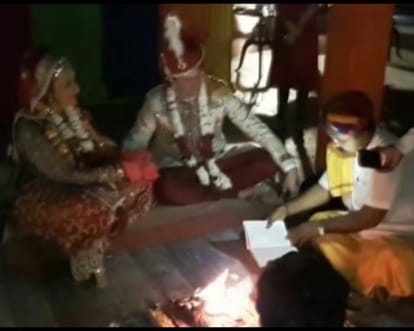 Saat phere again in India after seven years by foreign couple