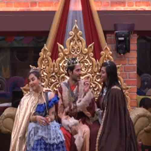 bigg boss 11 when shilpa shinde was trying to kiss hiten tejwani on camera