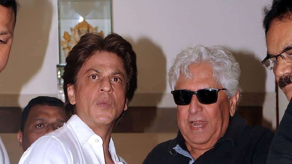 shah rukh khan attends the prayer meet of director kundan shah 