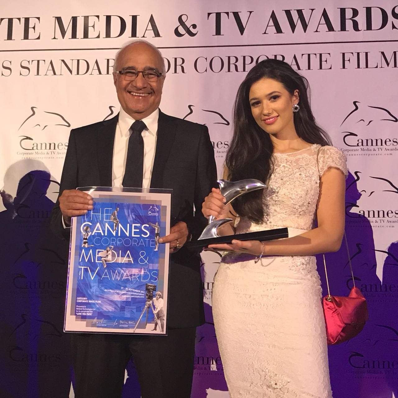 सिल्वर डॉल्फिन