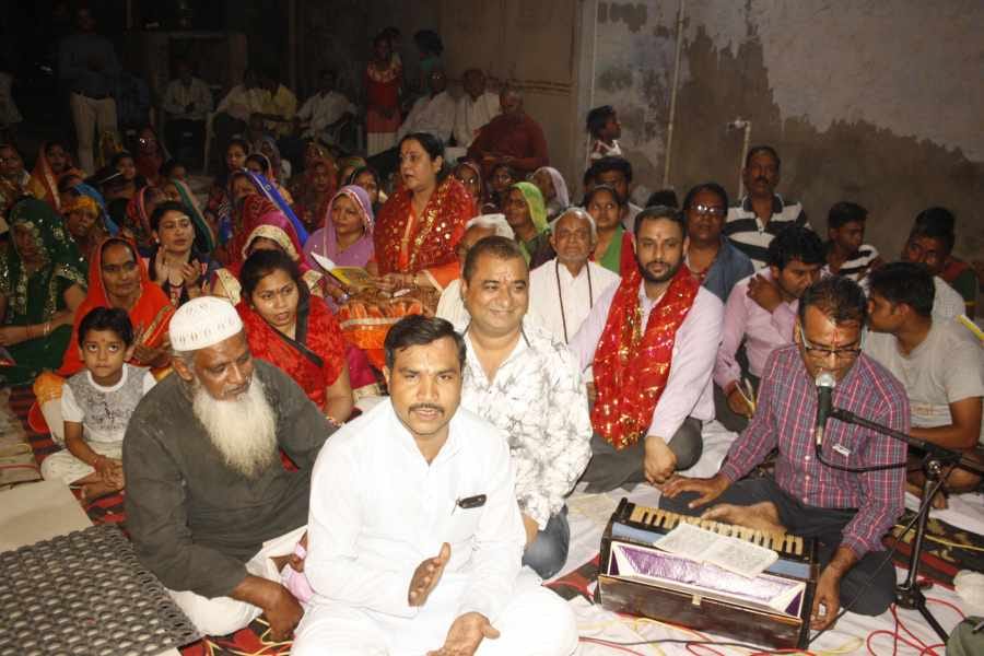 hindu and muslim in agra together take part in sundarkand