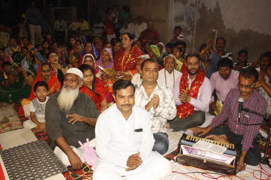 hindu and muslim in agra together take part in sundarkand