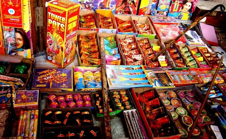 There Will Be A Fine For Bursting Buying Firecrackers In Delhi Amar Ujala Hindi News Live