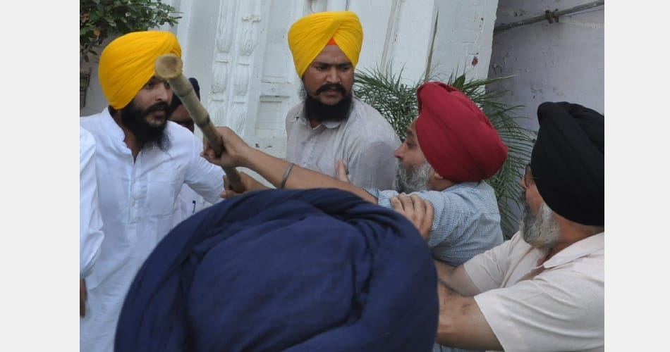 clash at Golden Temple in Amritsar, many injured