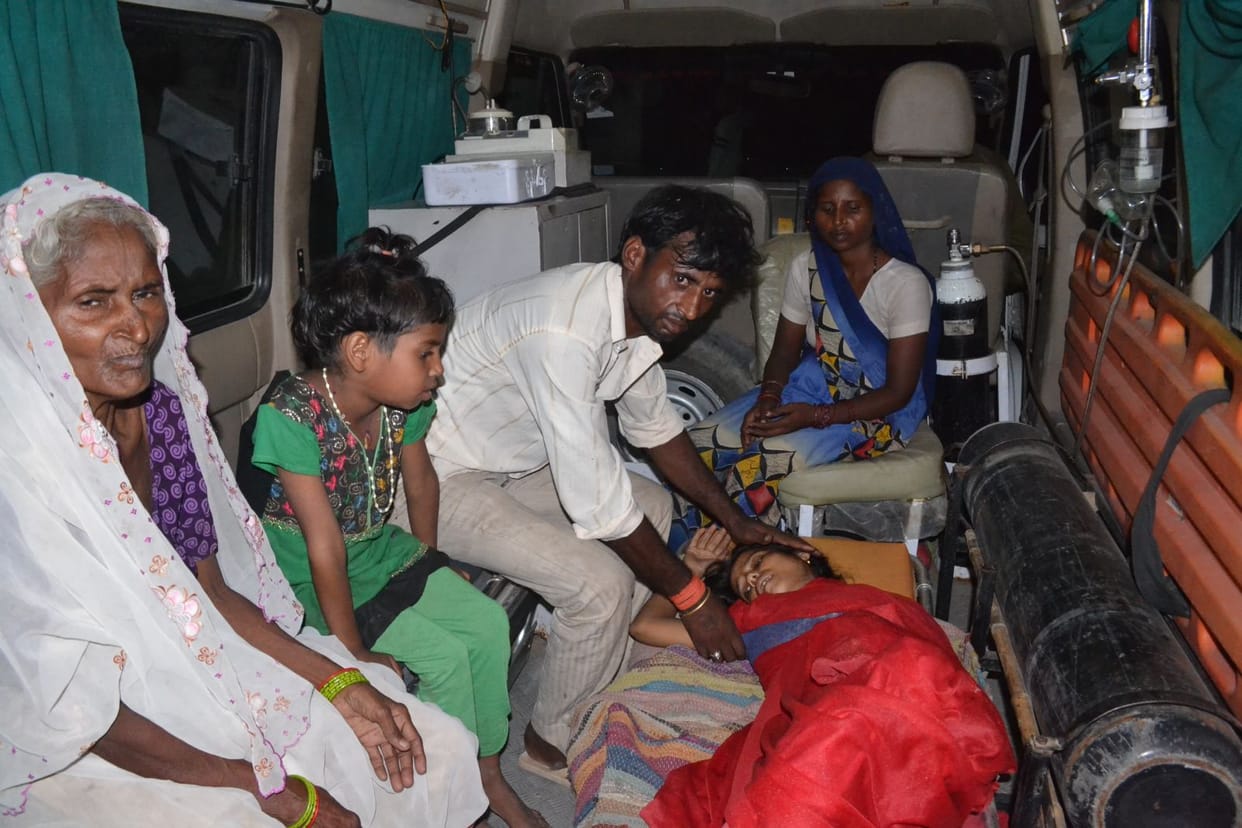 जिला महिला अस्पताल में प्रसव पीड़ा से दो घंटे तड़पती रही प्रसूता