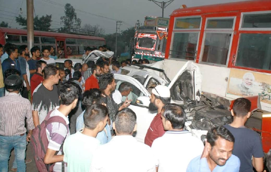 Miracle saved two people during Horrible accident between four Vehicles