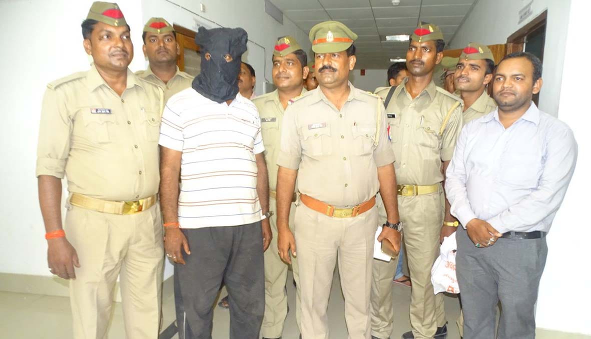 Two hundred crore worth of fraud cheating company director arrested in Allahabad