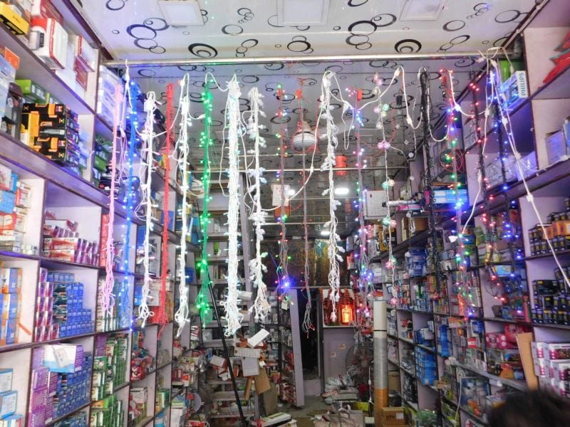 जीएसटी ने रोशनी की चमक धीमी की