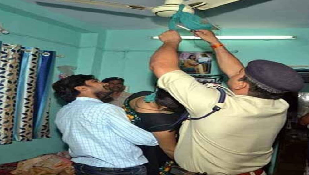 woman committed suicide after killing children in Pratapgarh