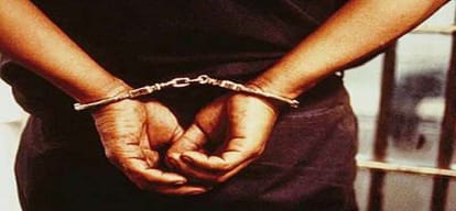 aligarch police arrested two fake robber student while checking 