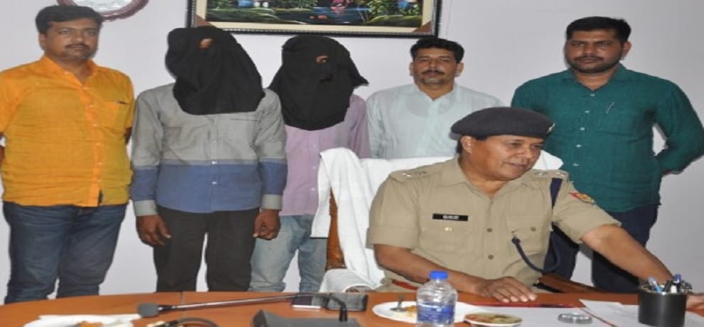 aligarch police arrested two fake robber student while checking 