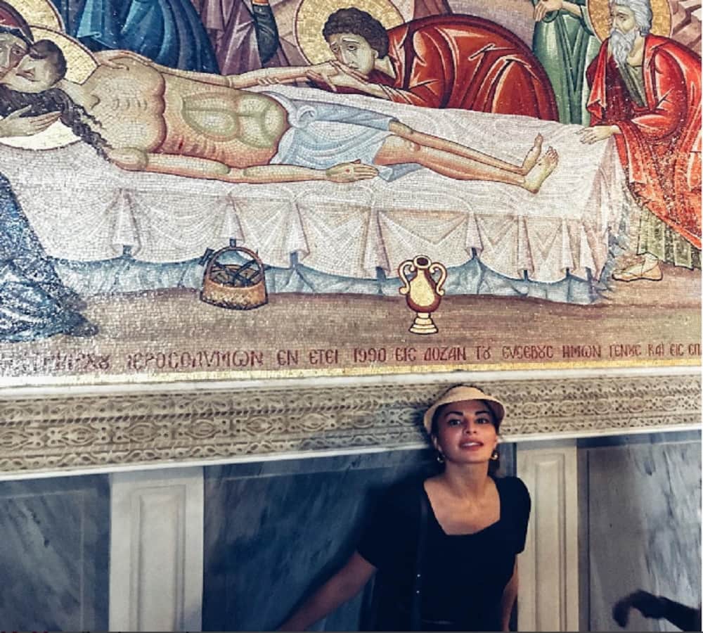 Jacqueline Fernandez is enjoying her Israel trip, she is on drive movie shooting