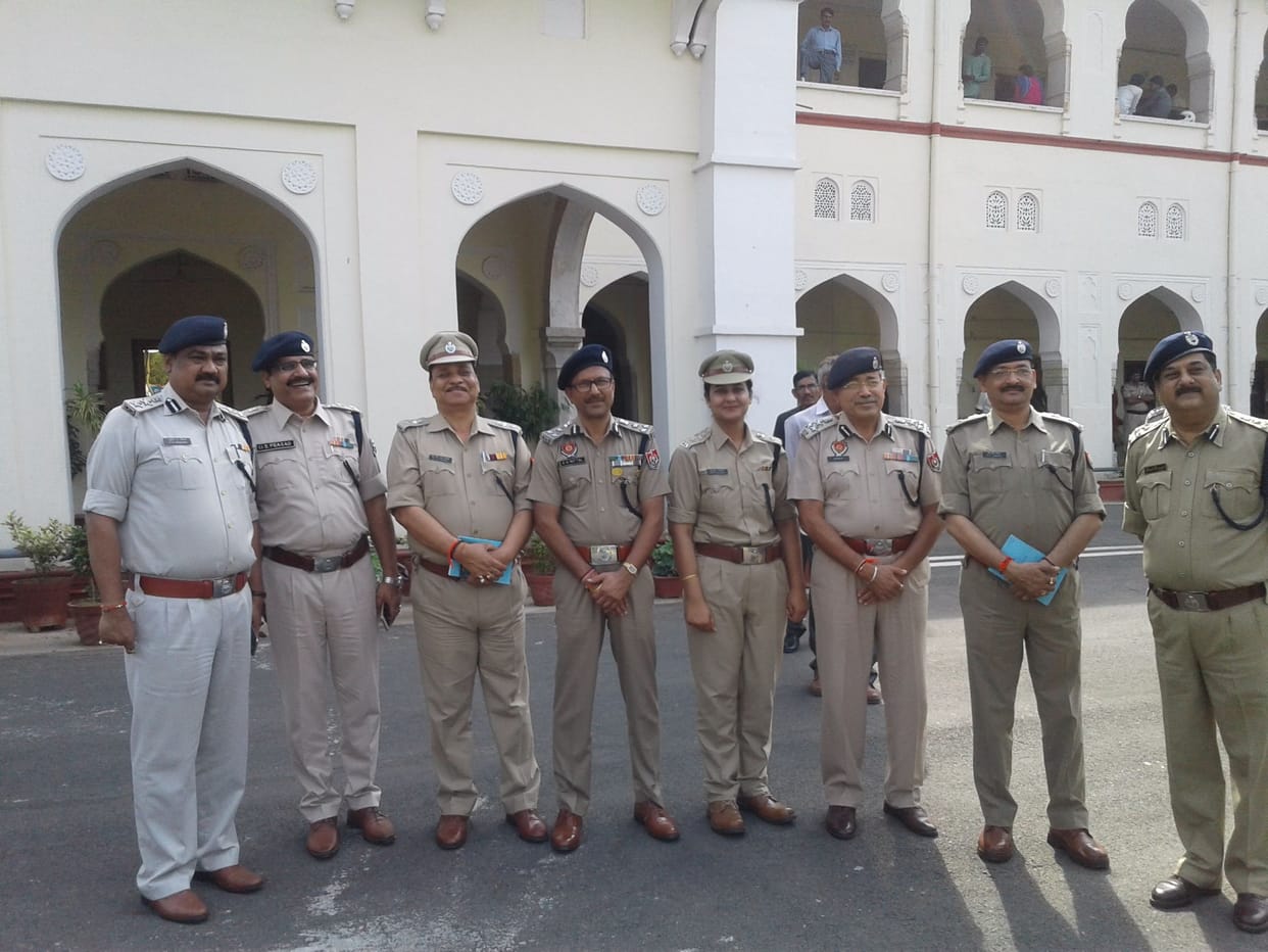 13 IPS officers from 6 states saw the "Abhay Command Center"