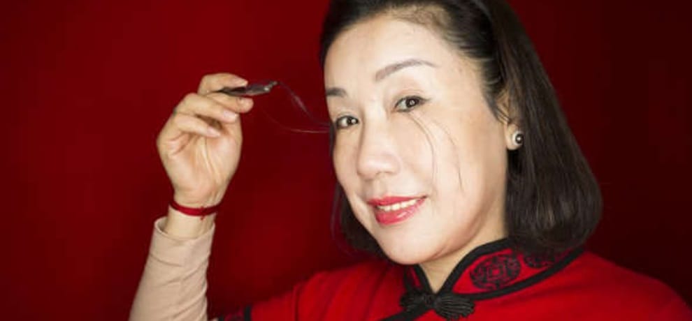 Meet the worlds longest Eye Lashes woman has made the world record