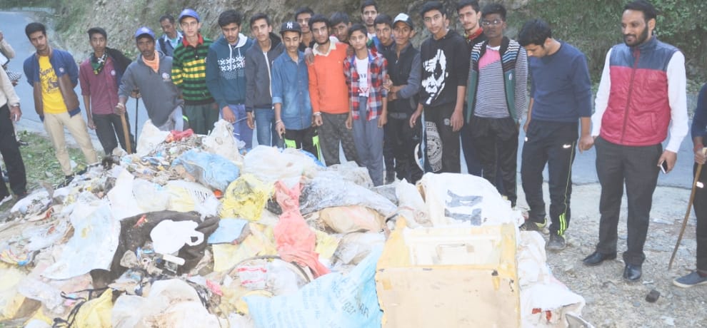 old note of 1.45 lakh rupees recovered from garbage in shimla