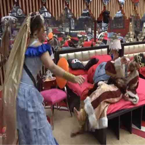 BIGG BOSS 11 WHEN SHILPA SHINDE SUDDENLY DANCING IN THE HOUSE
