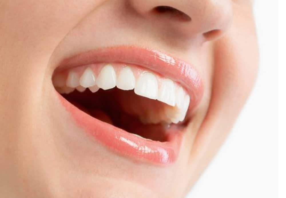 Yellow teeth home remedies: tips to whiten teeth with salt