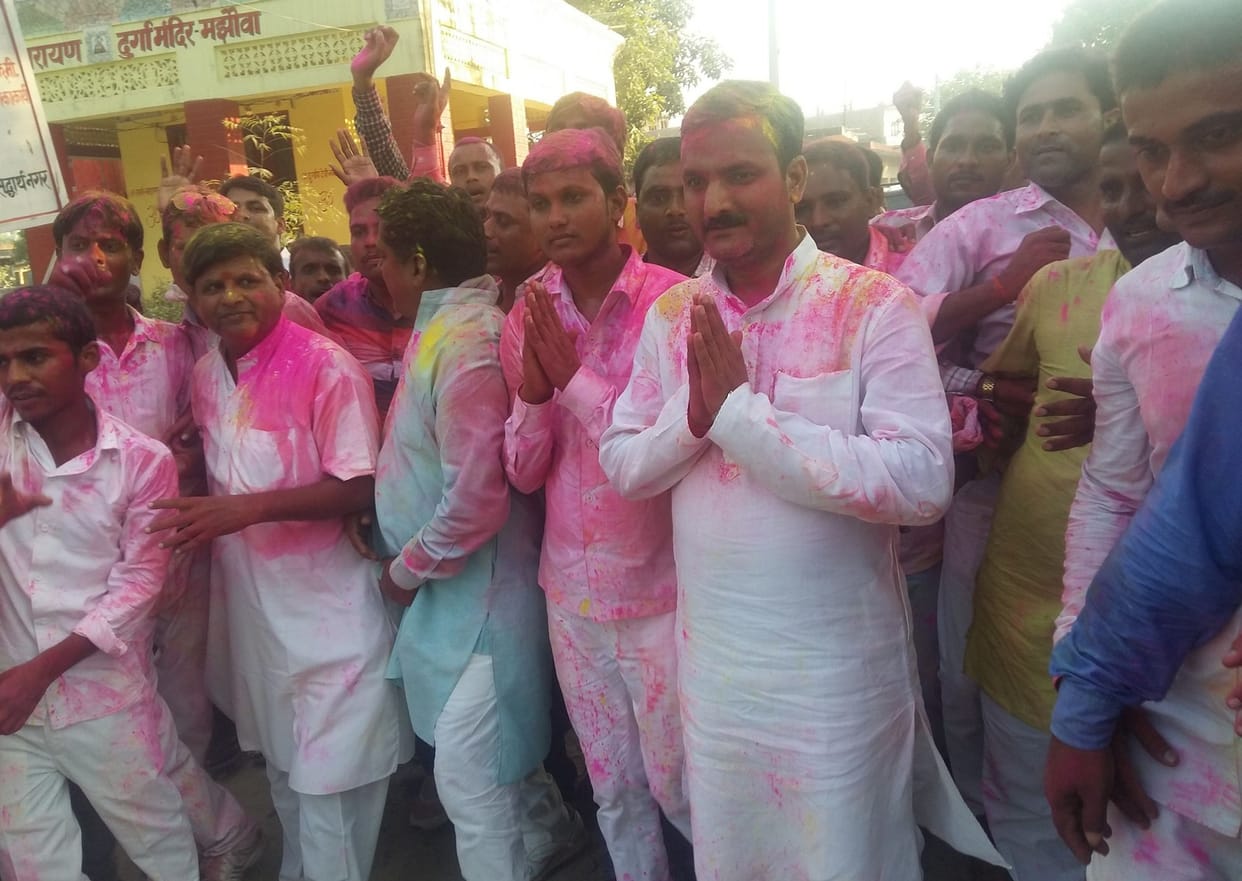  khuniyaanv blok pramukh ke khilaaph avishvaas prastaav  paas 
