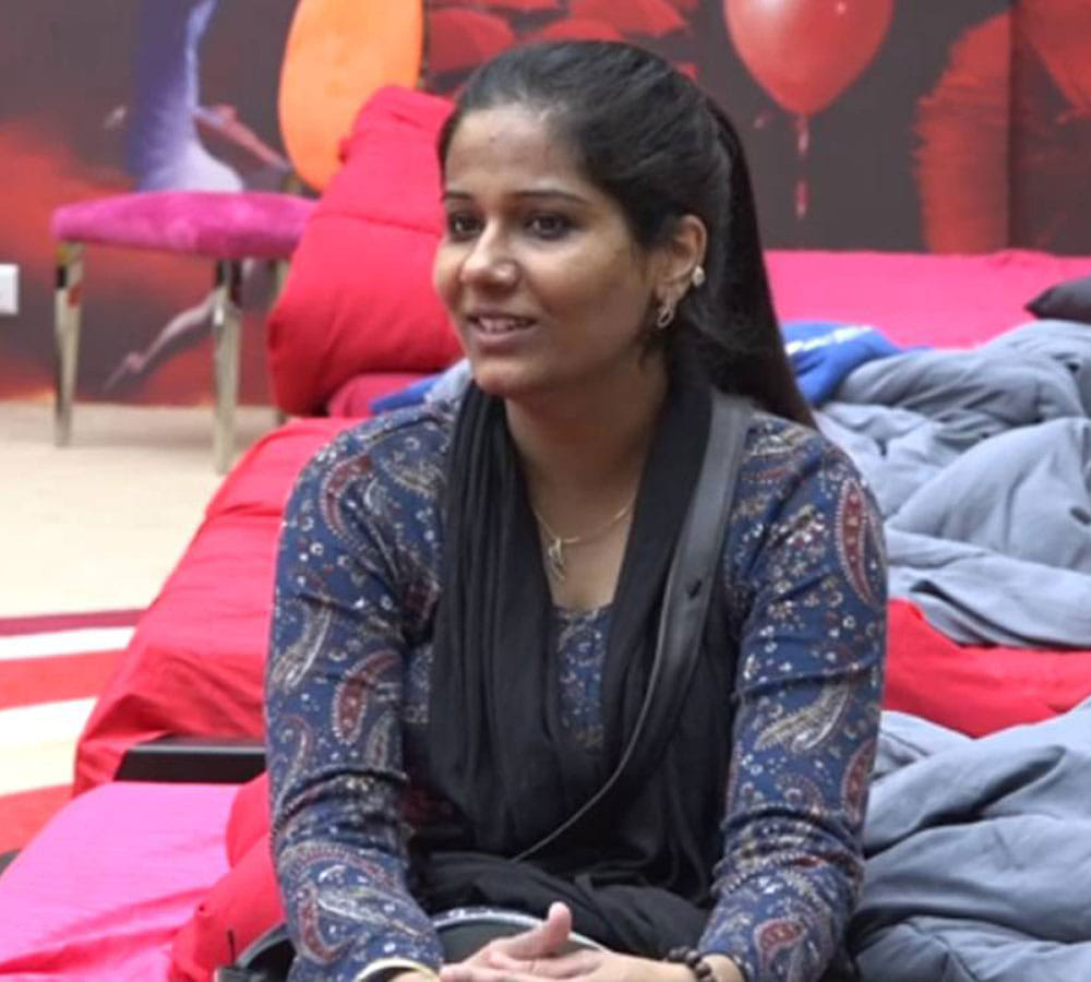 hina khan revealed a man shooted out sapna chaudhary for love