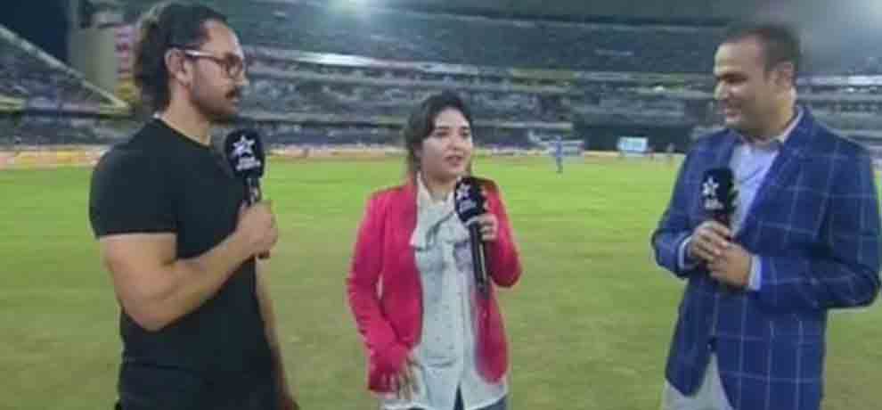 aamir khan goes to watch india-australia t20i match in hyderabad