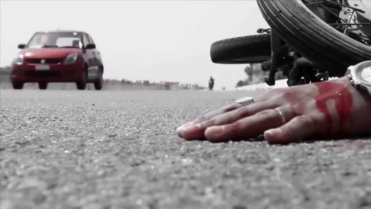 Bike rider dead in car accident in varanasi